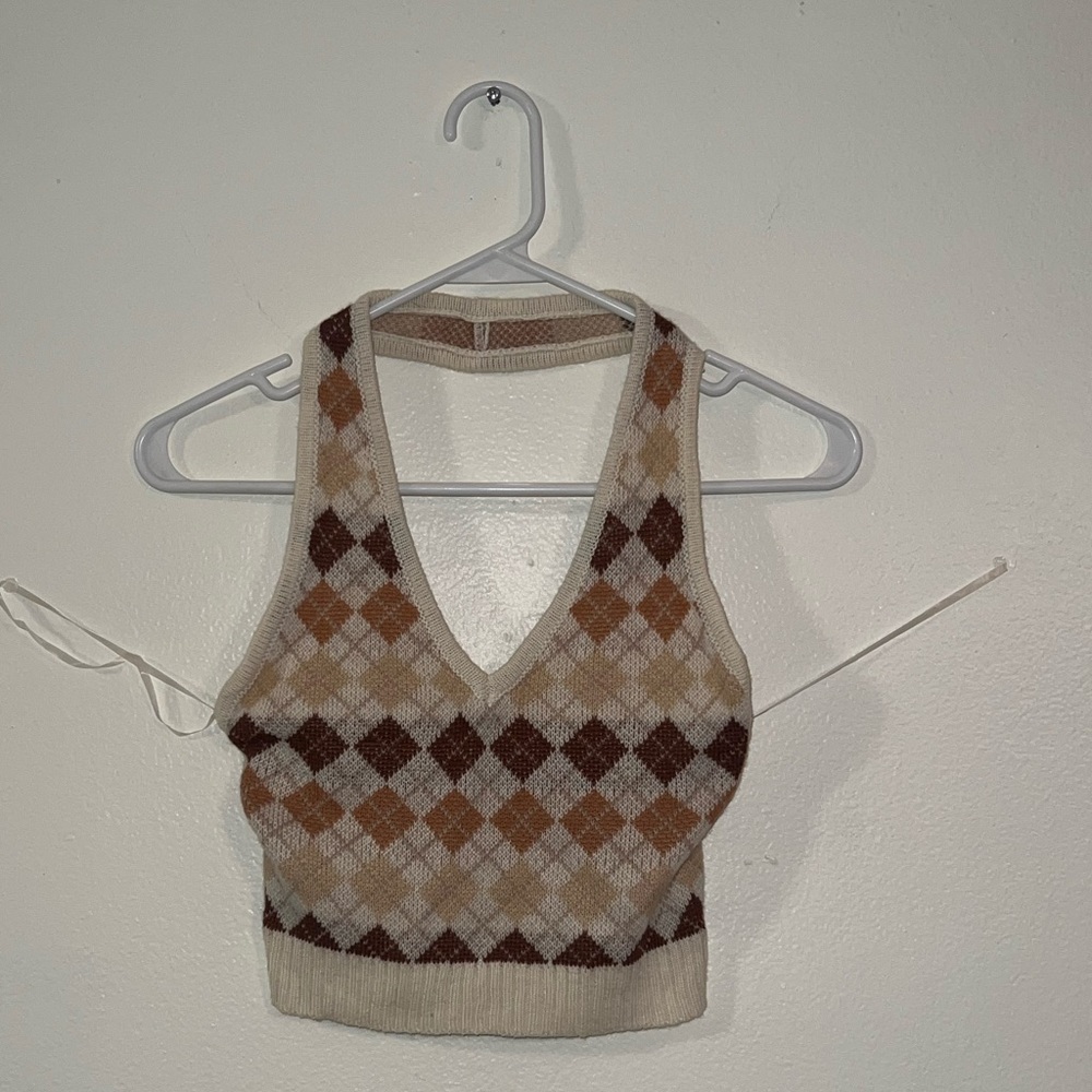 Open back top, perfect for fall season